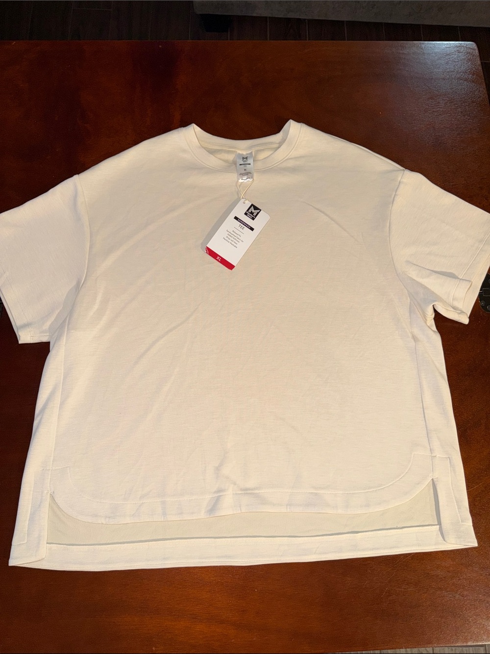 Women’s nwt sandwash Short-Sleeve Crewneck Tee in Cream